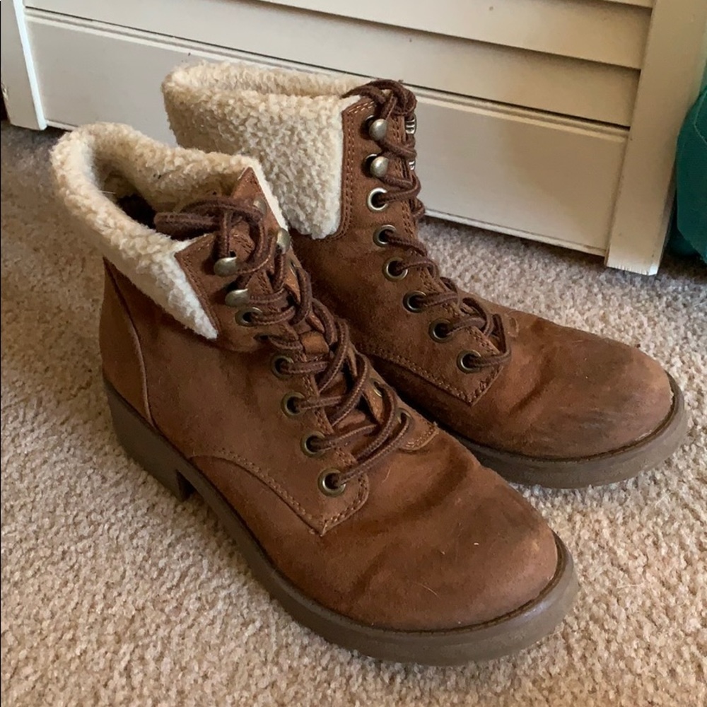 lace up booties!